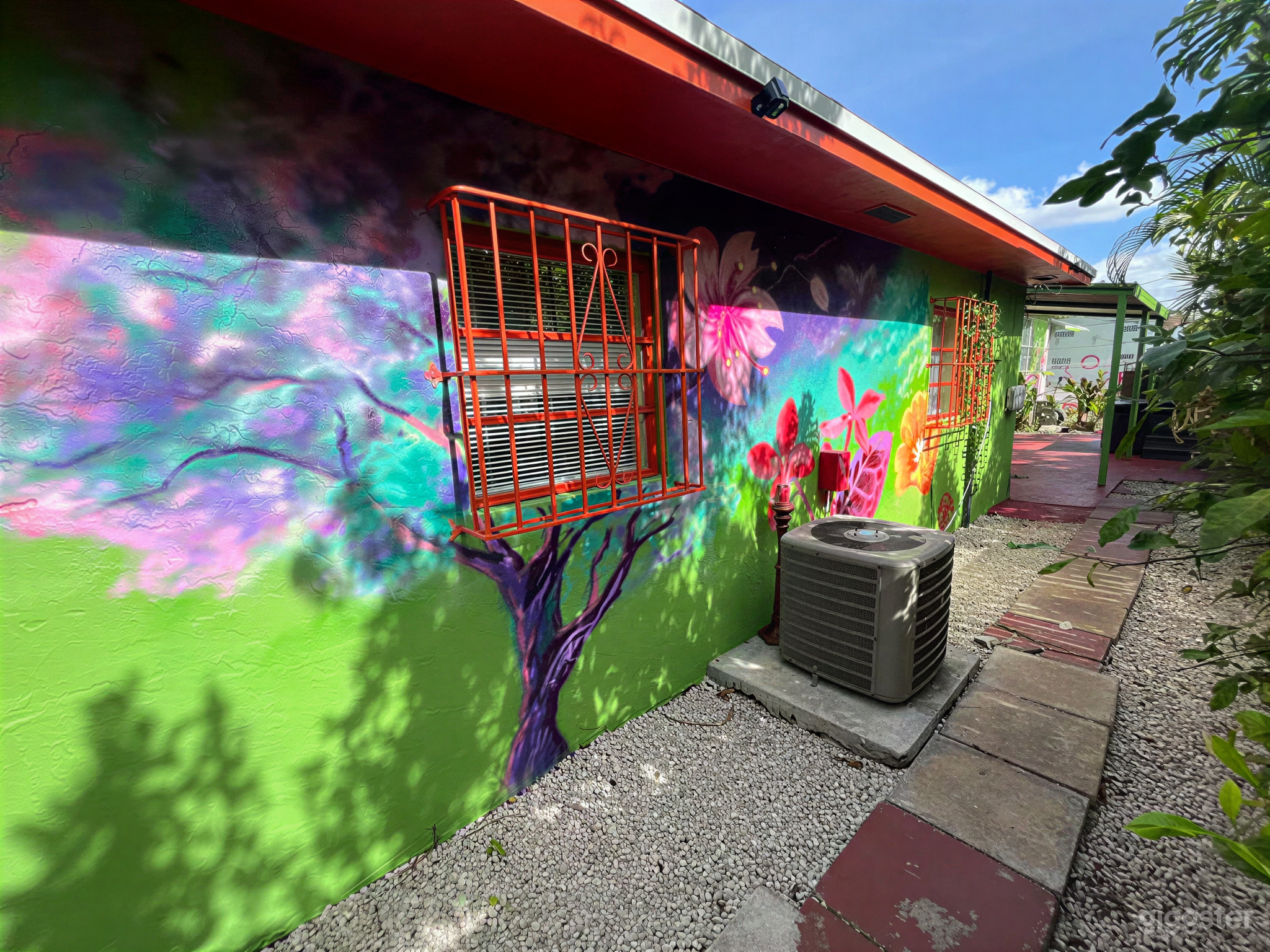 Artistic Jungle Bungalow: Pool, Fire Pit & Large Backyard Photo 4