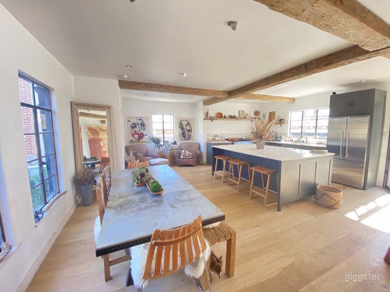  Spanish Home + Photo Studio 