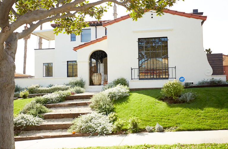  Spanish Home + Photo Studio 