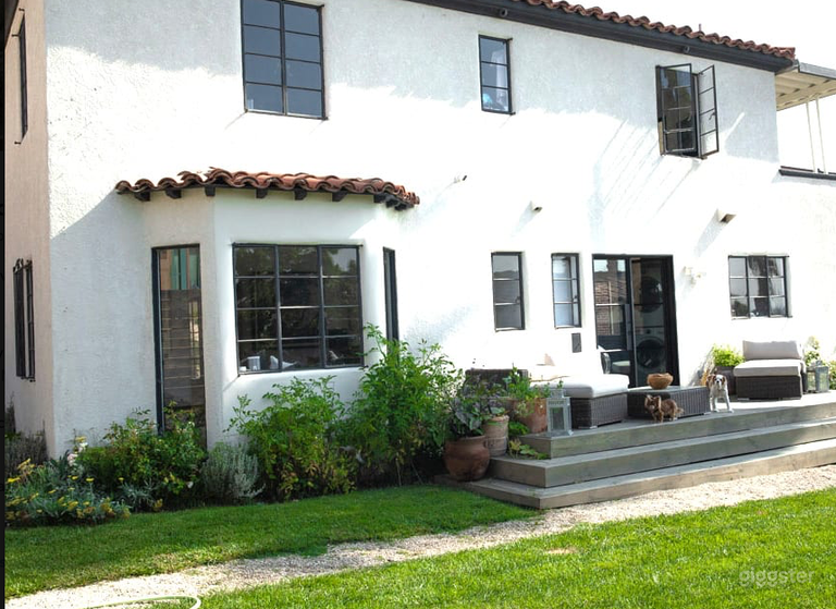  Spanish Home + Photo Studio 