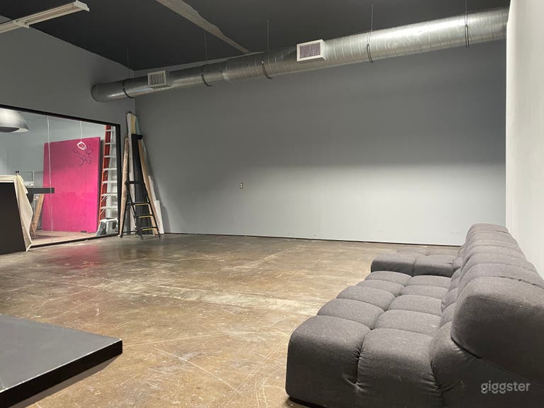  Large creative studio space w drive in garage 