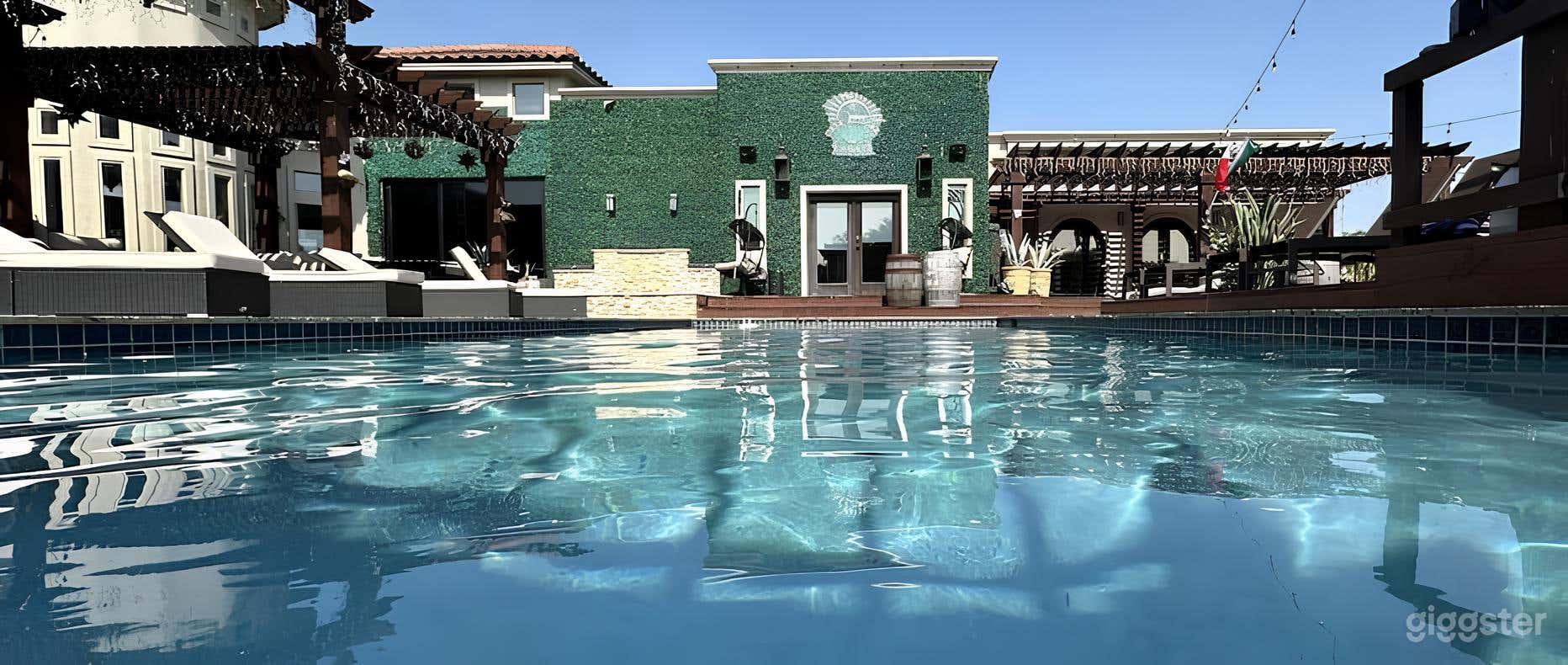 Stunning Outdoor Swimming Pool  Photo 2