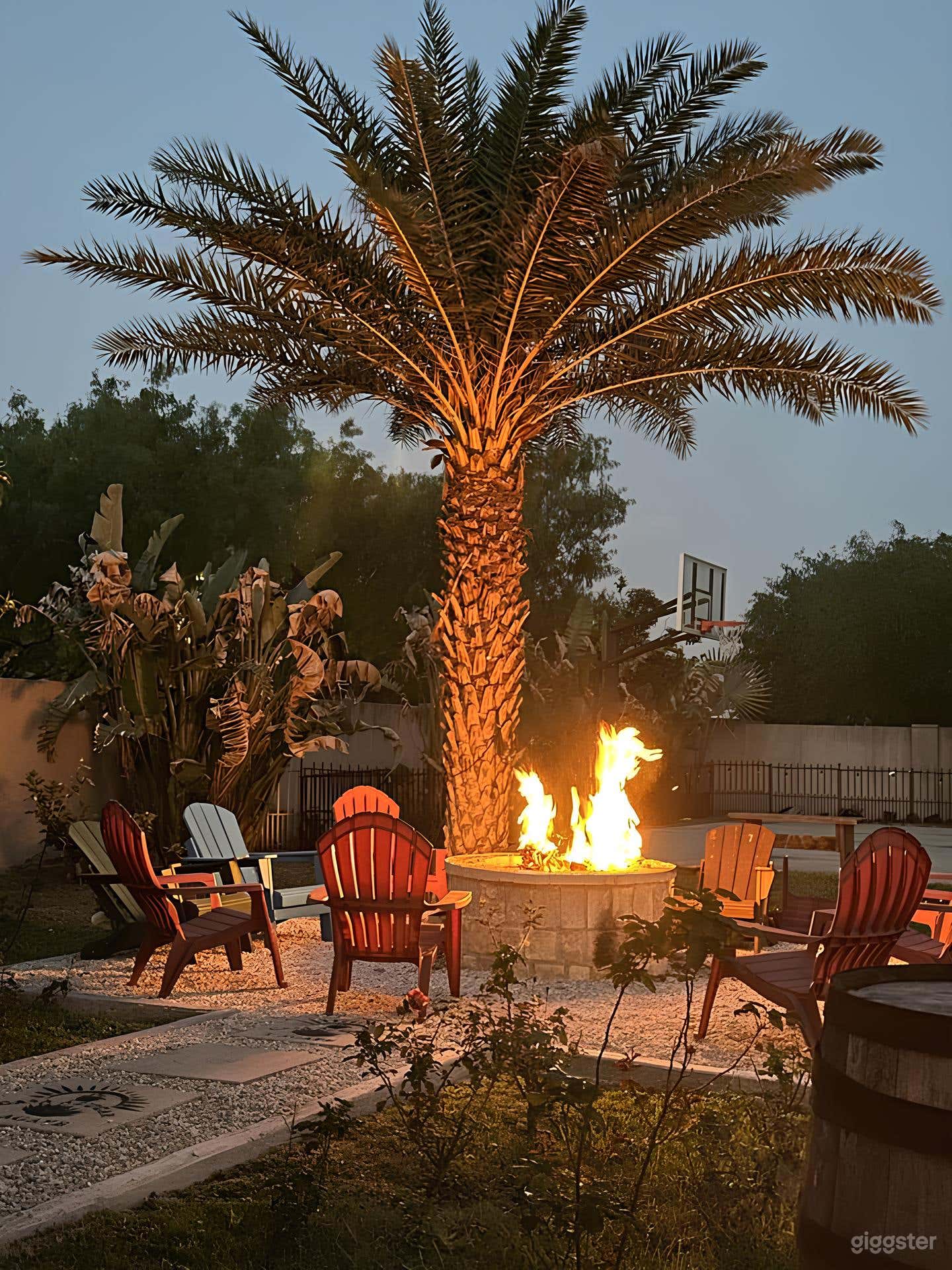Stunning Outdoor Swimming Pool  Photo 4