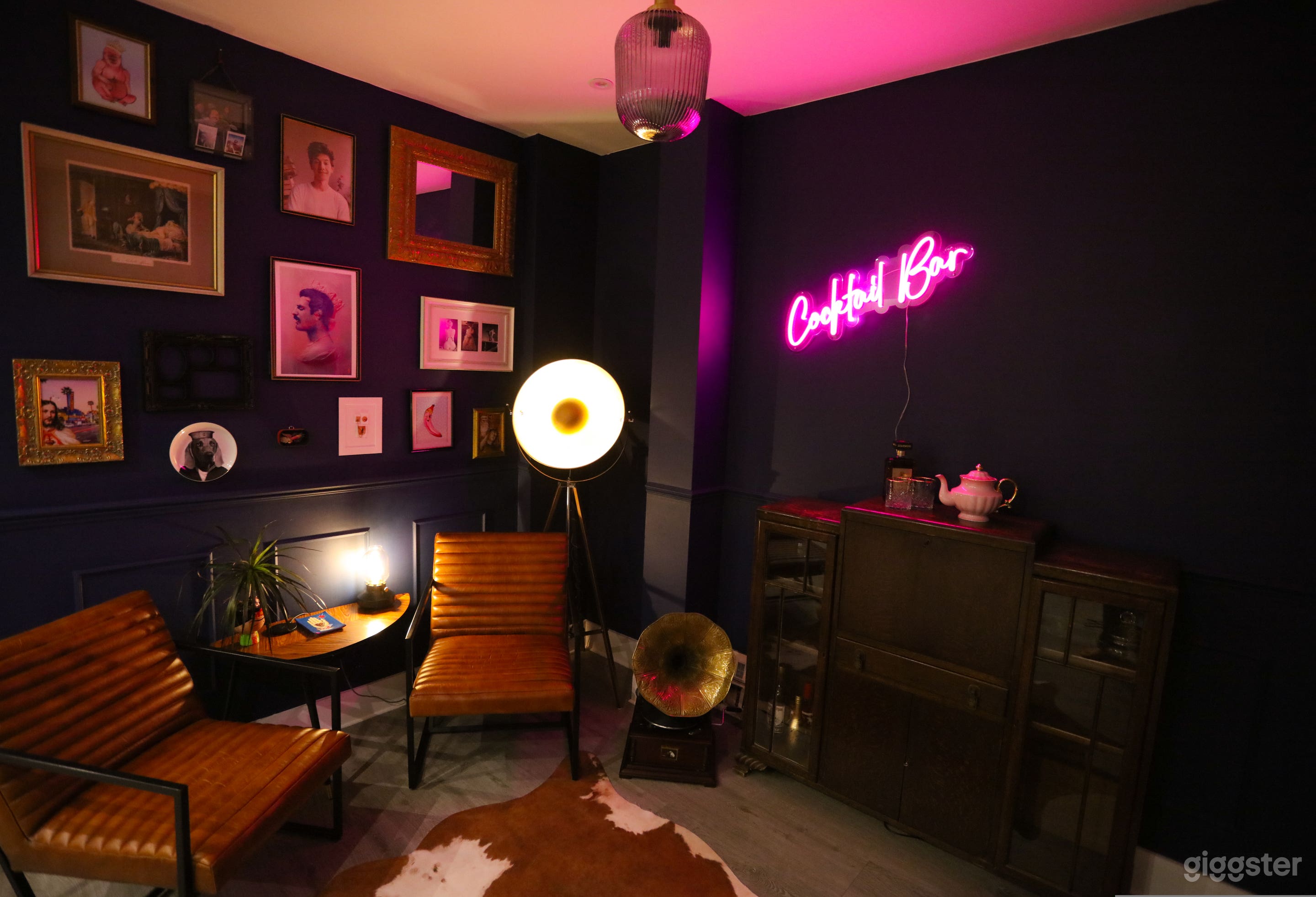 Gentleman Club feel - Nook