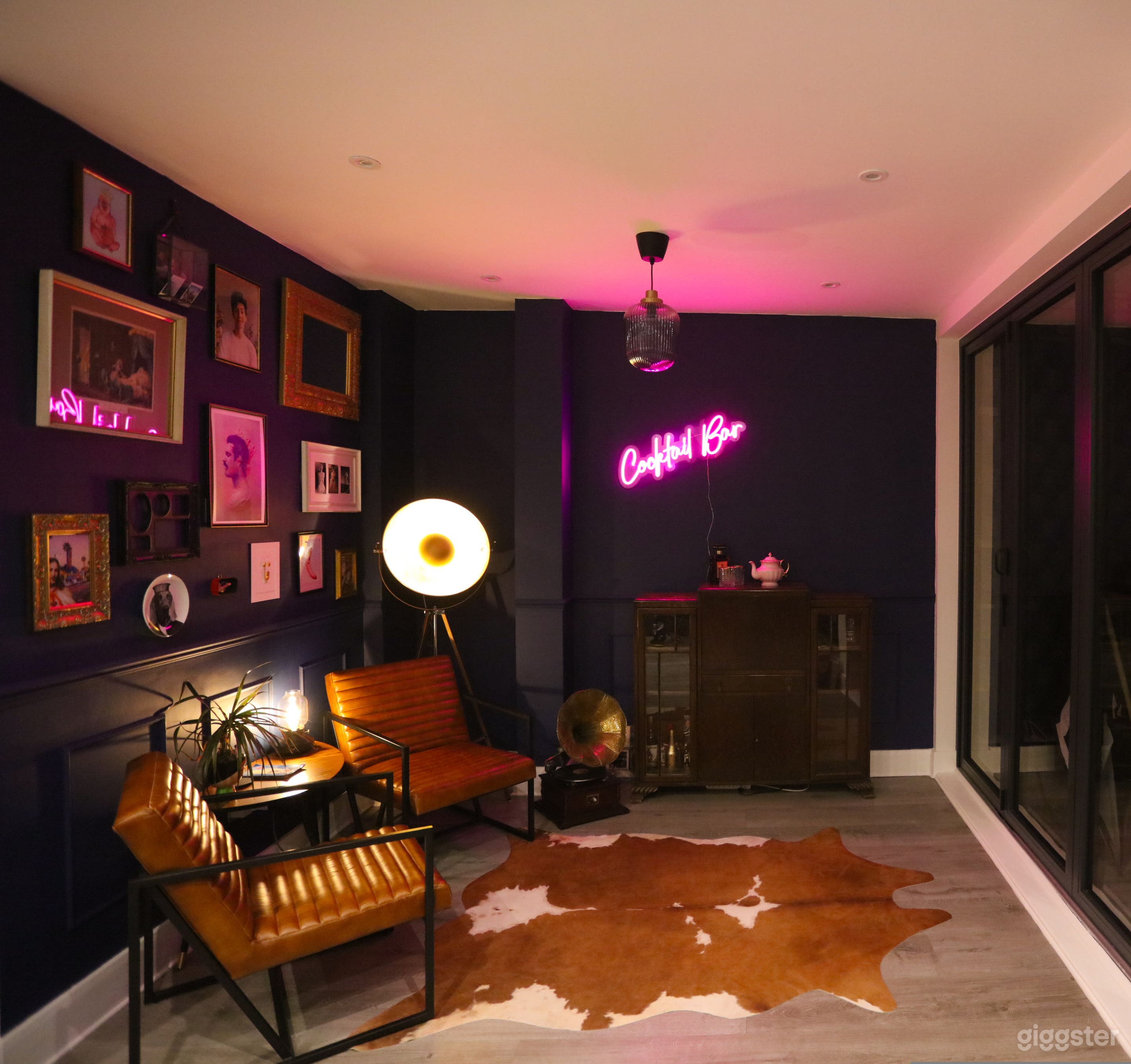 Gentleman Club feel - Nook