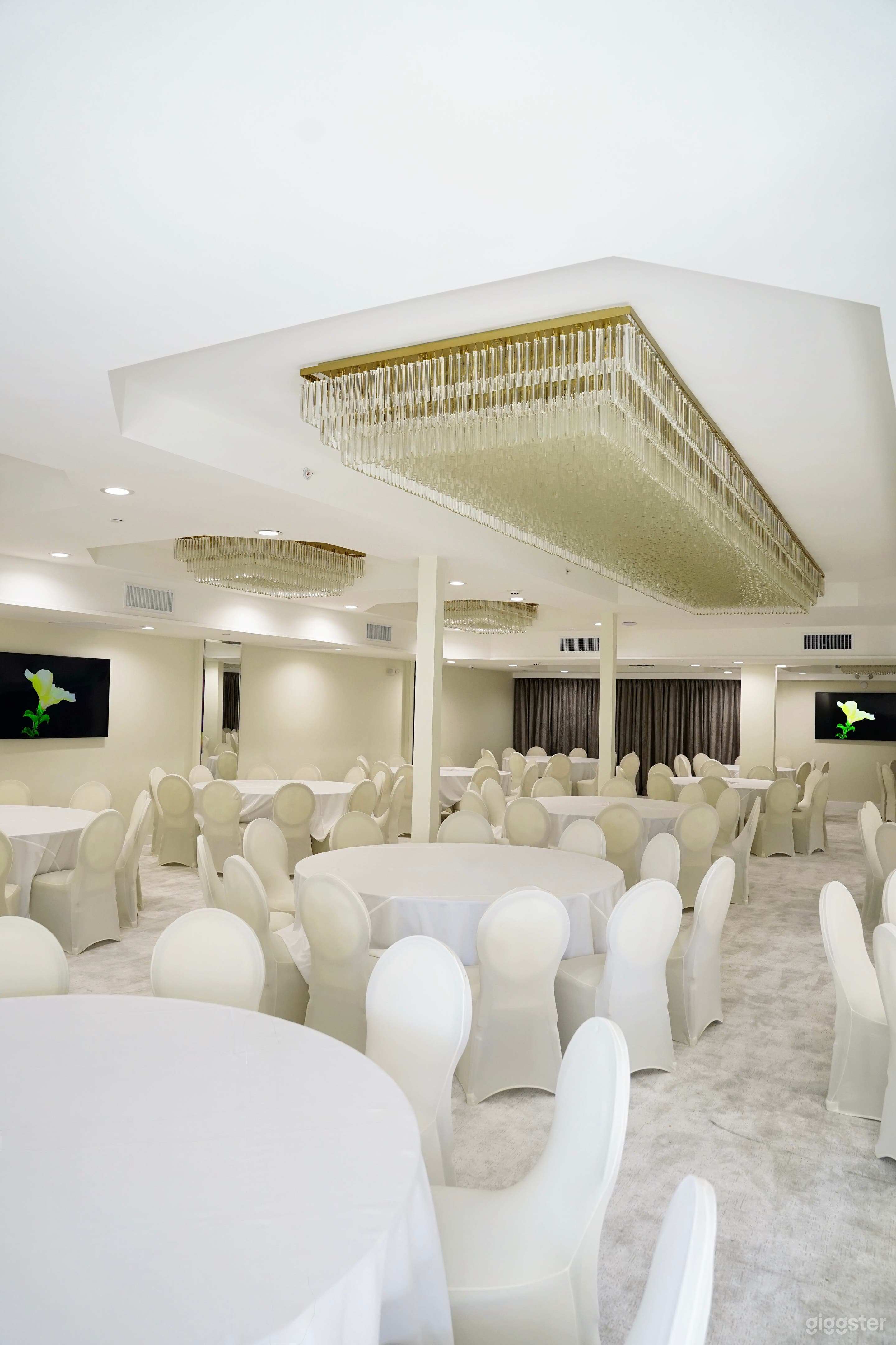 Sophisticated Charm Event Space Photo 4