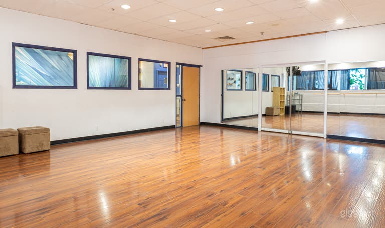  Dance Studio A for 20 People 
