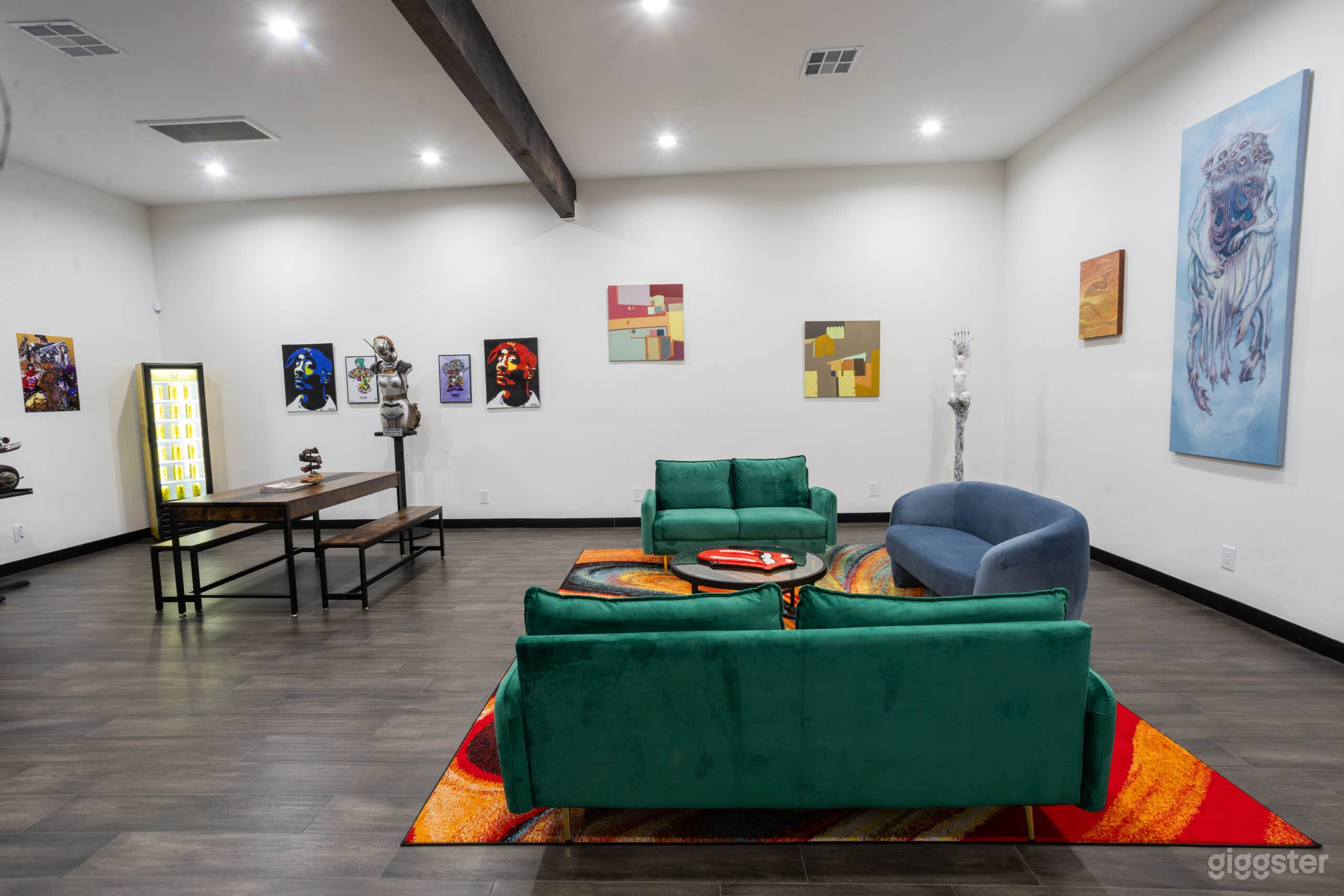 Podcast Studio Lounge Photo 2