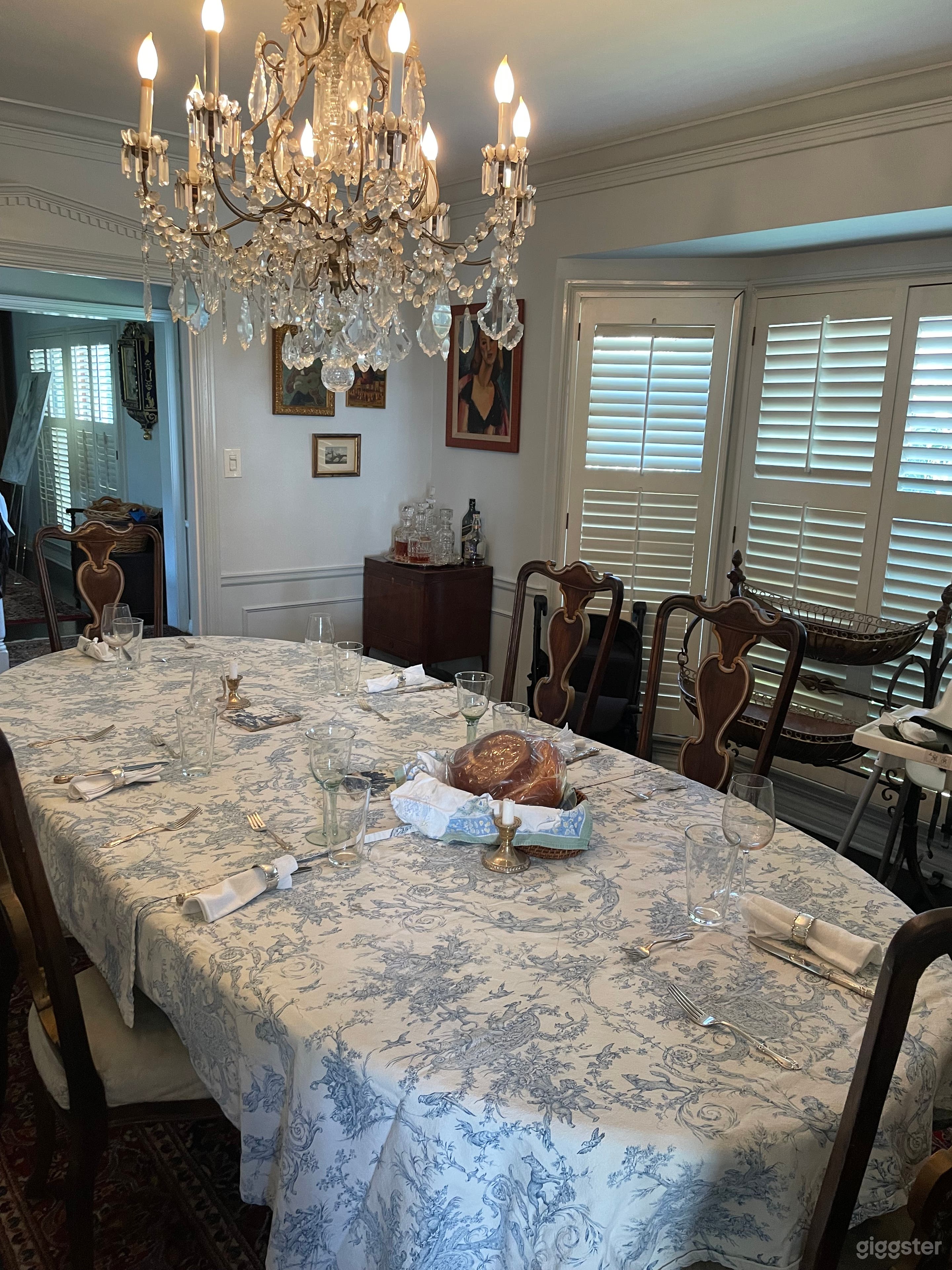 Burbank Home for Production Shoots Photo 4