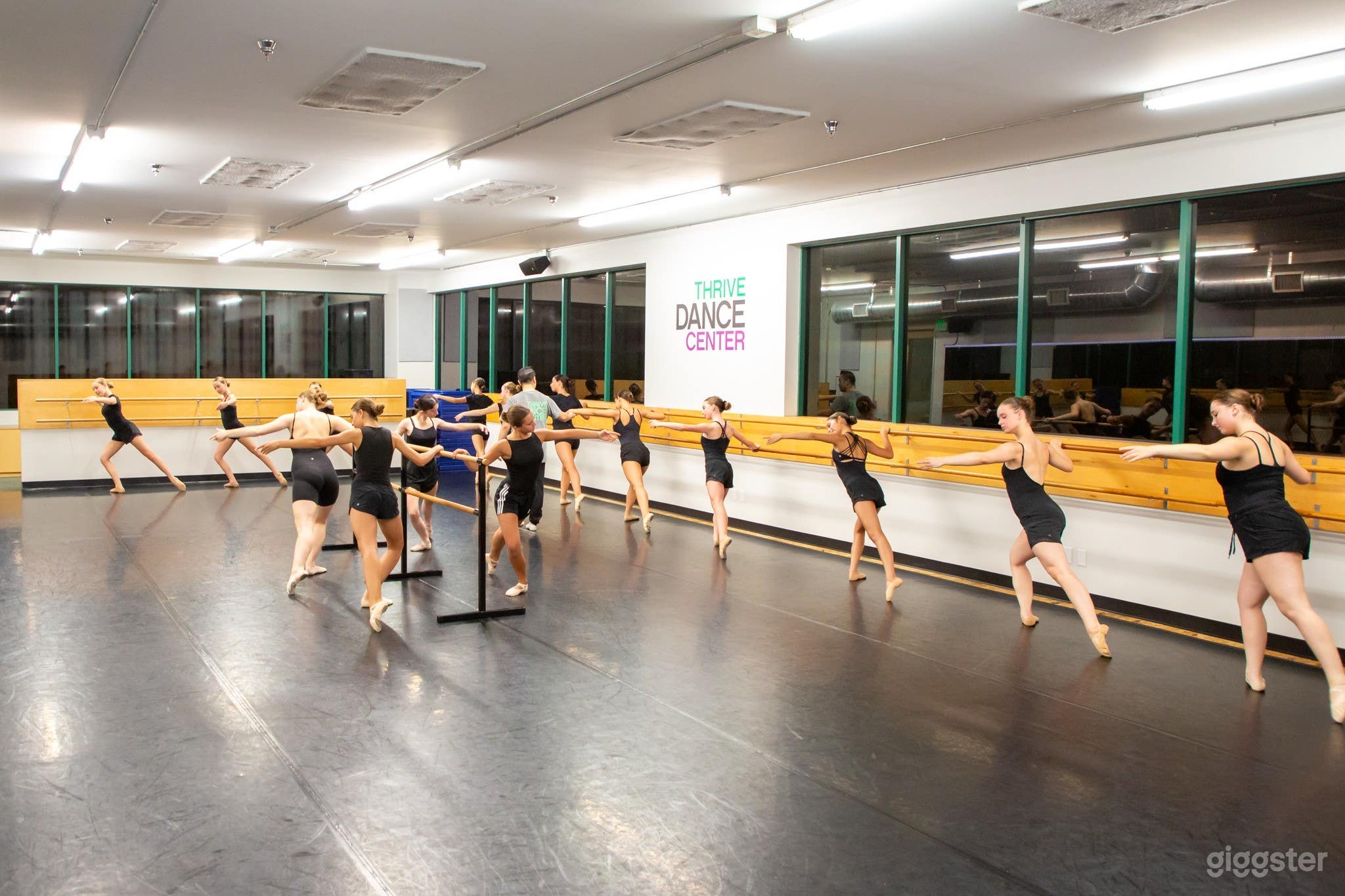 DANCE STUDIO B 812sq ft Photo 4