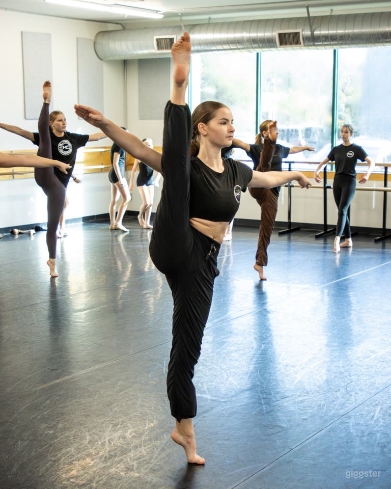  DANCE STUDIO B 812sq ft 