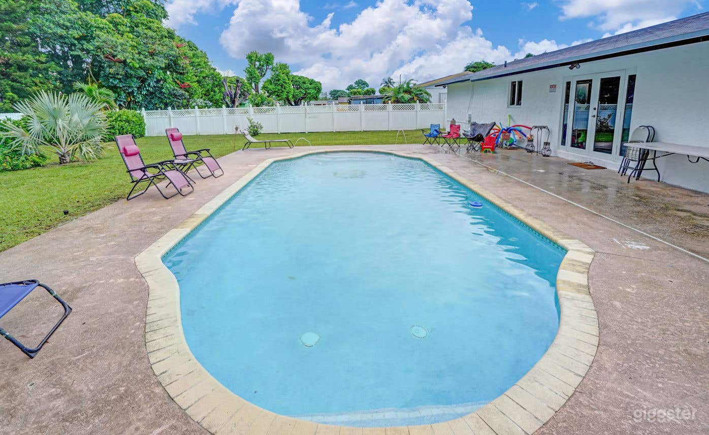 Beautiful Private Pool in Miami Photo 2