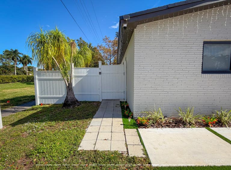  Exclusive modern studio 