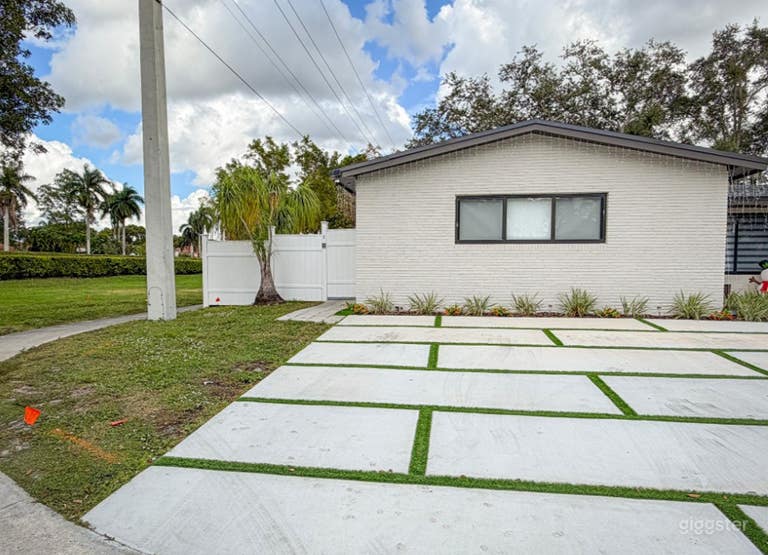  Exclusive modern studio 