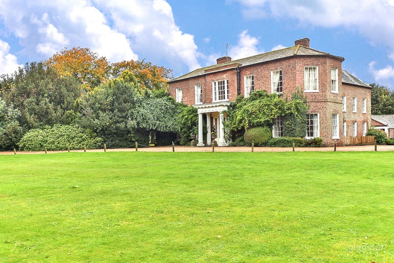  Stately Georgian Mansion in 27 Acres of Gardens 
