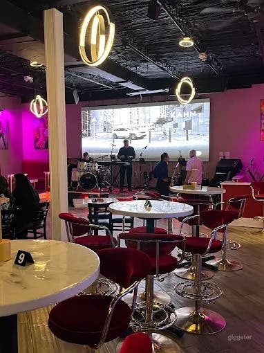 A Stylish and Inviting Space Photo 3