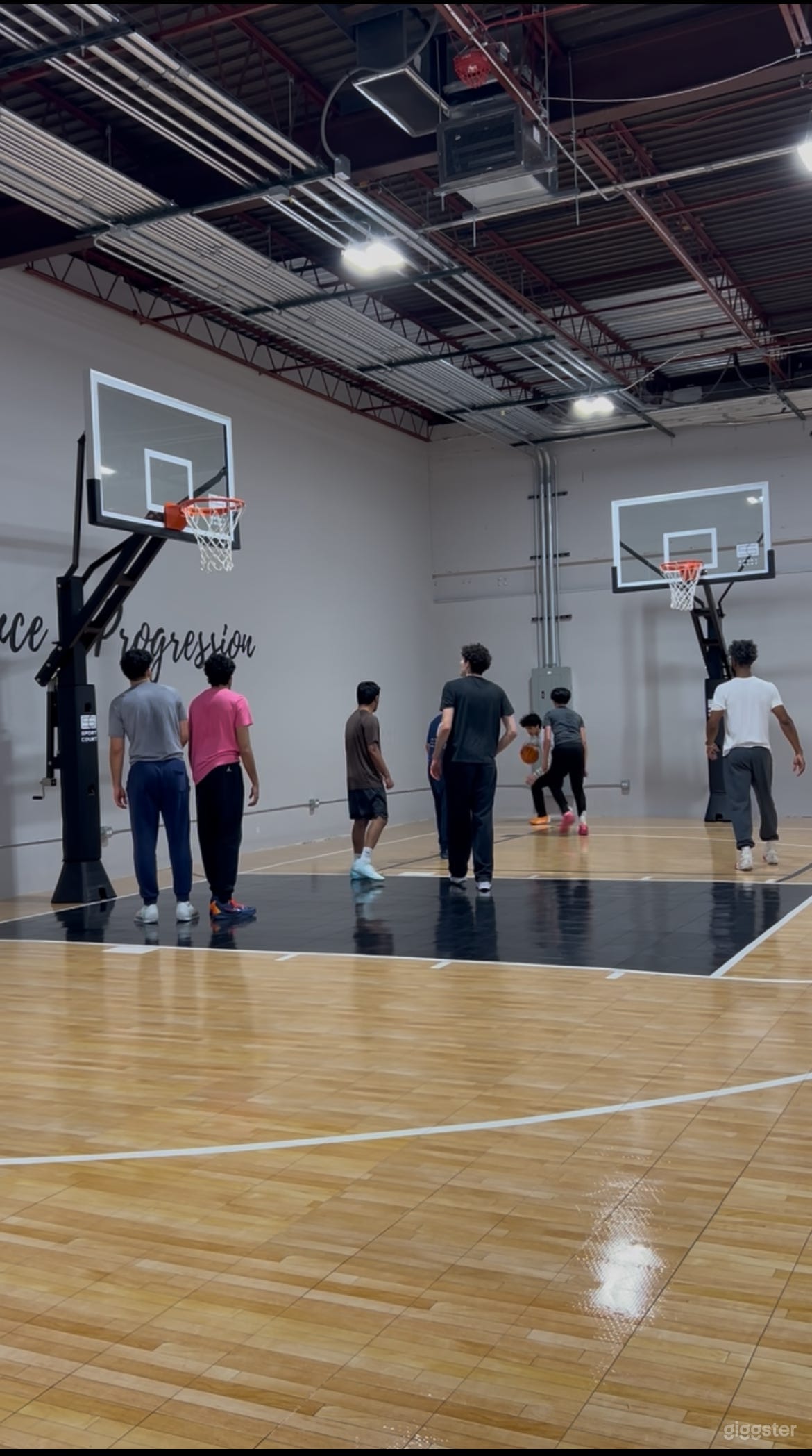 Half court basketball training facility Photo 4