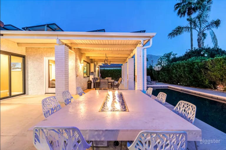  Versatile Modern Outdoor Pool 