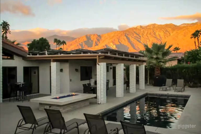  Versatile Modern Outdoor Pool 