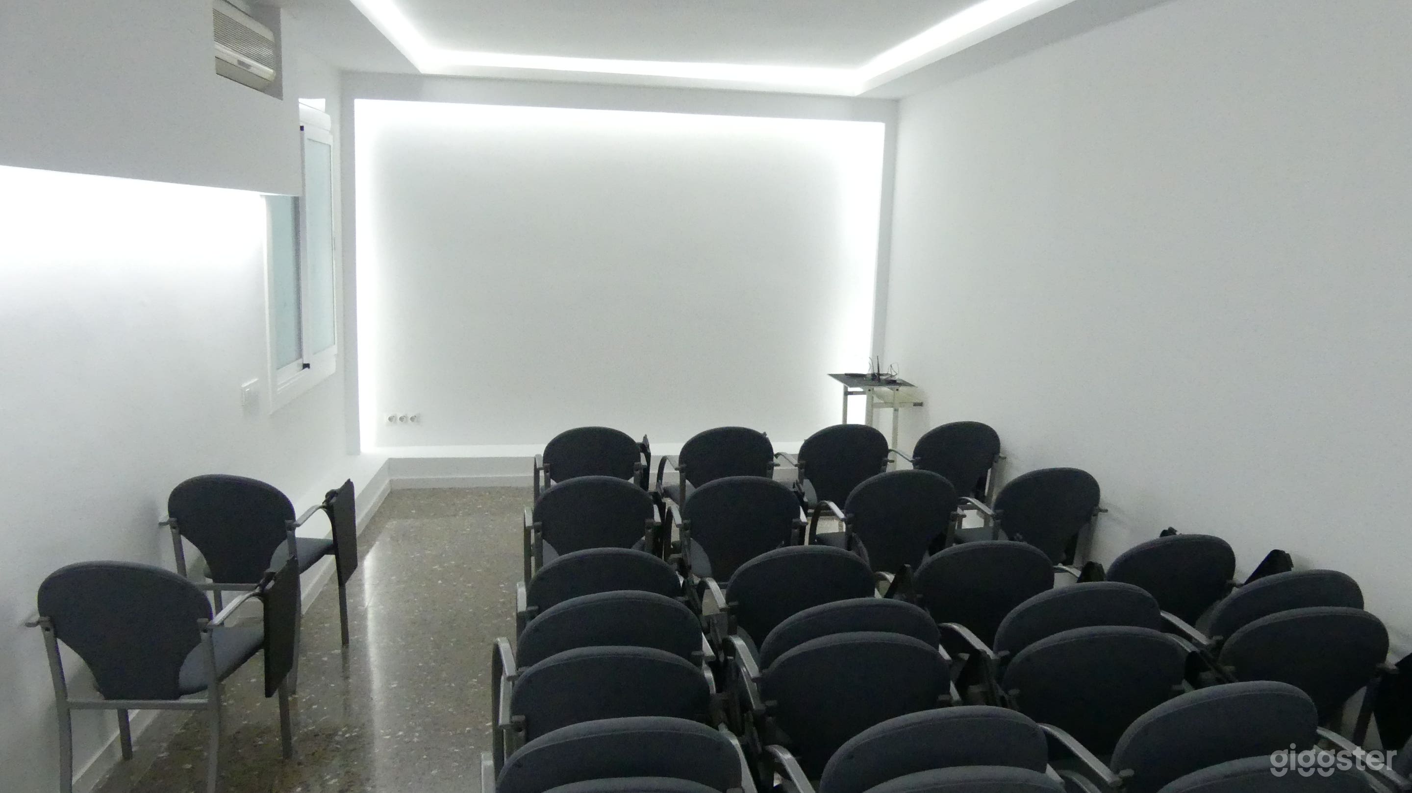 Espacio moderno de reuniones y capacitación de 40 m² en el centro de Barcelona Foto 2