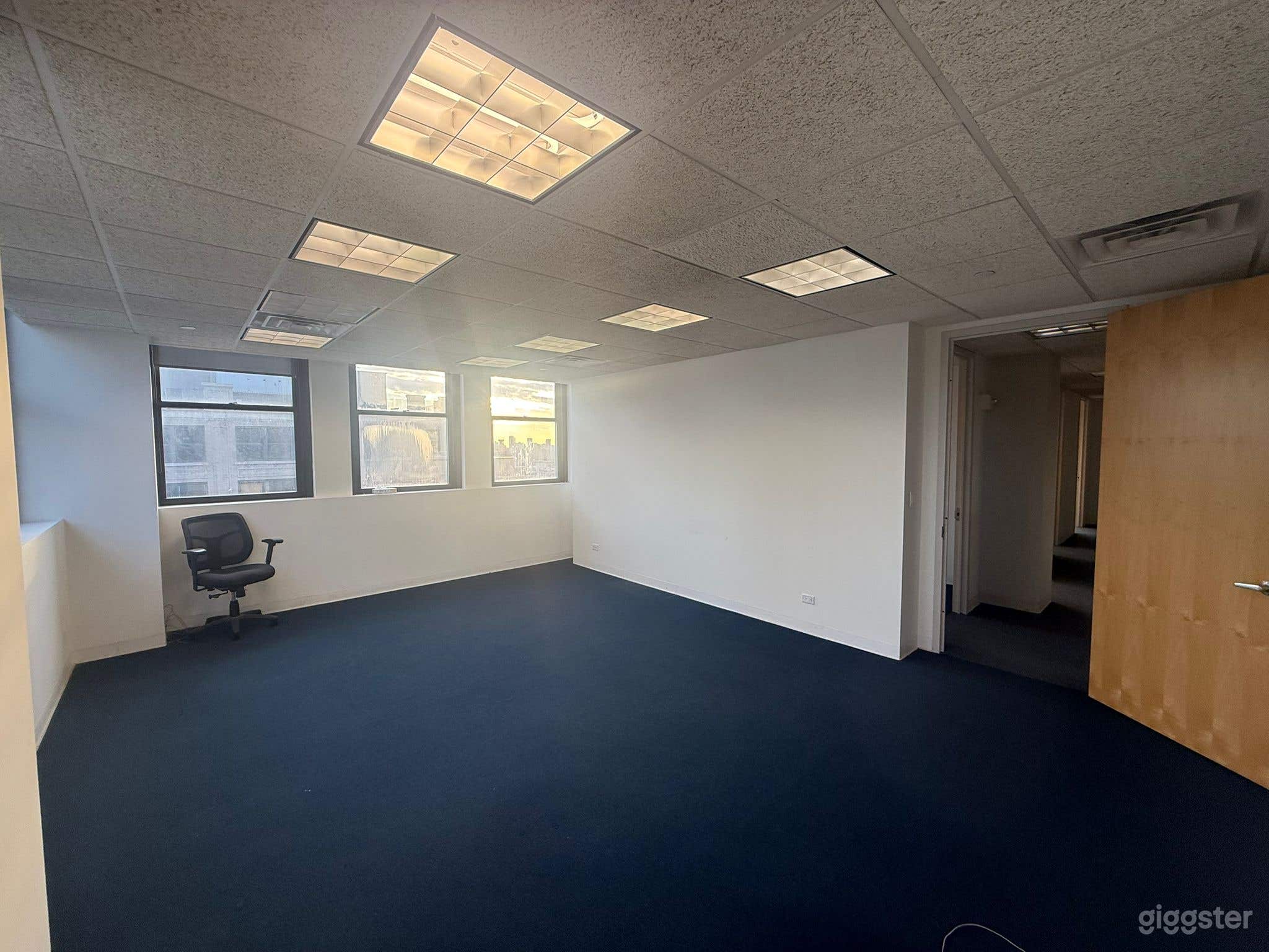 Professional Conference Room 2B in Manhattan Photo 3
