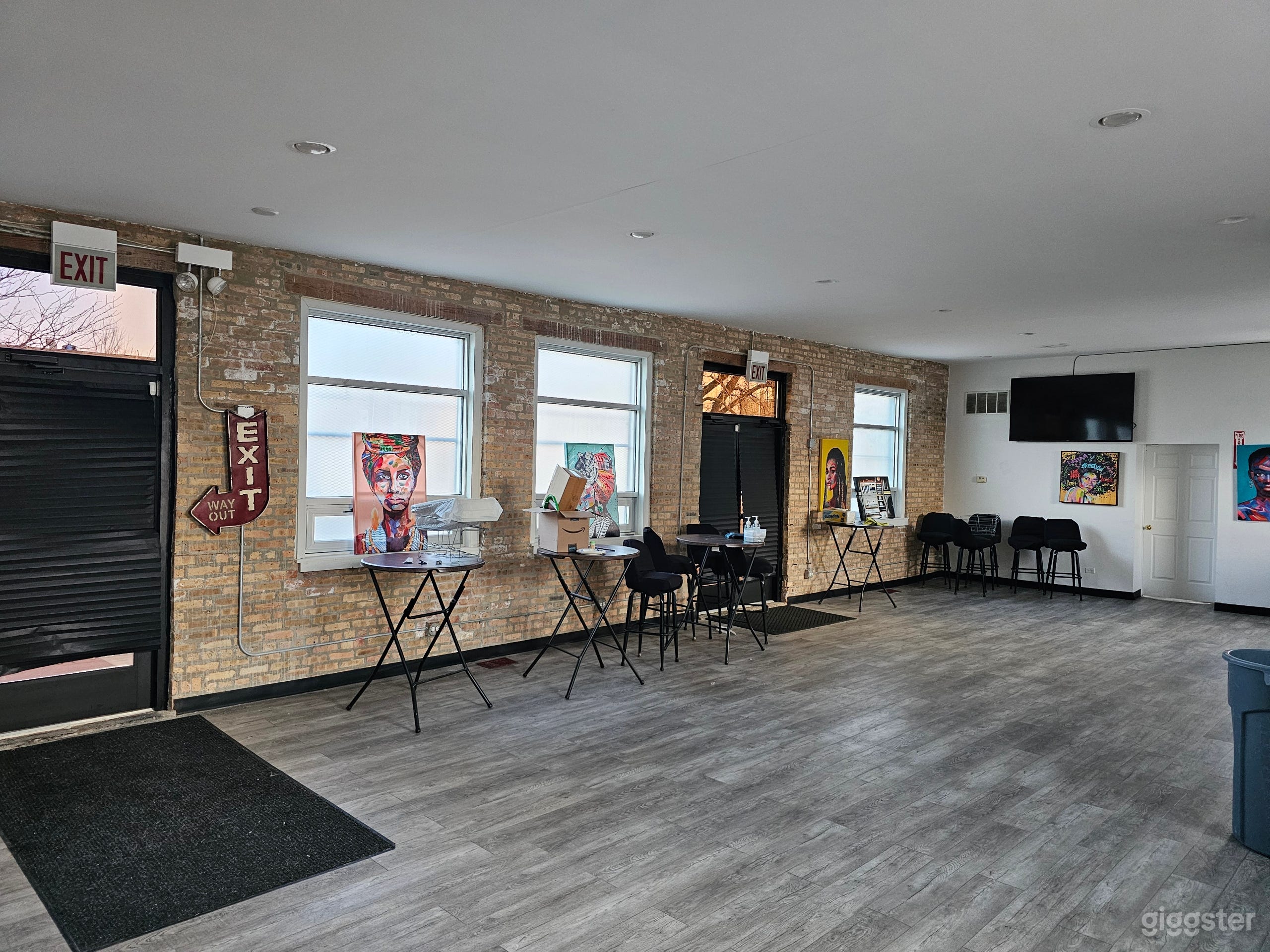 Open-Concept Industrial Space in South Chicago Photo 4