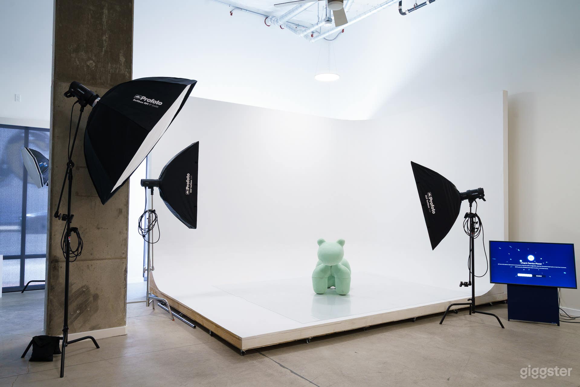 Premium Photography Studio in Las Vegas Photo 1