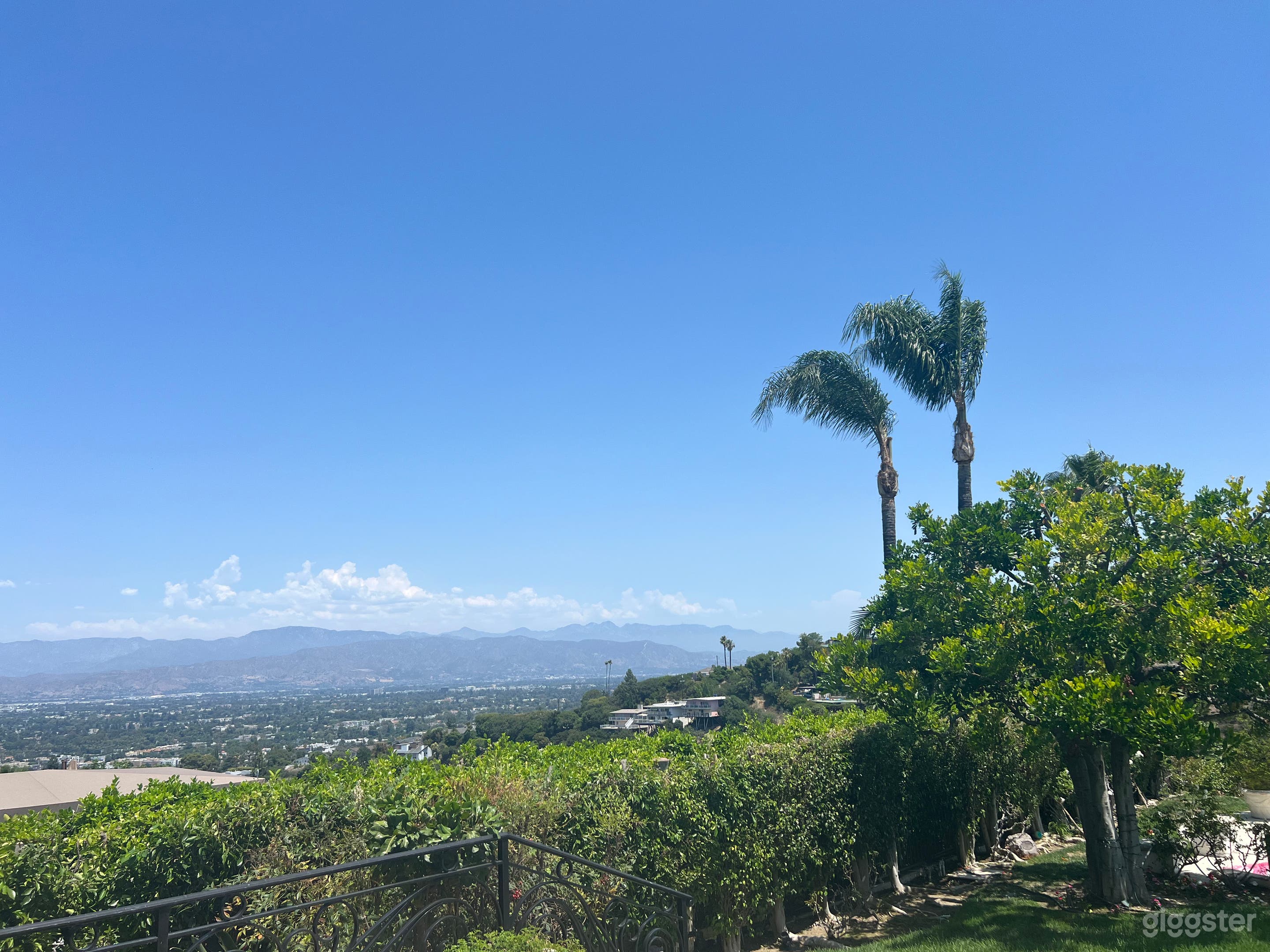 Beverly Hills Castle with Pool and Panoramic View Photo 4