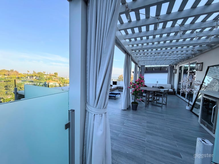  $3.5M Lux Bird St Home Panoramic View, HotTub, Putting Green 