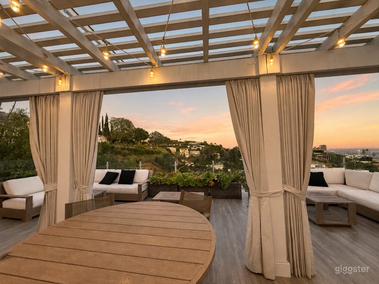  $3.5M Lux Bird St Home Panoramic View, HotTub, Putting Green 