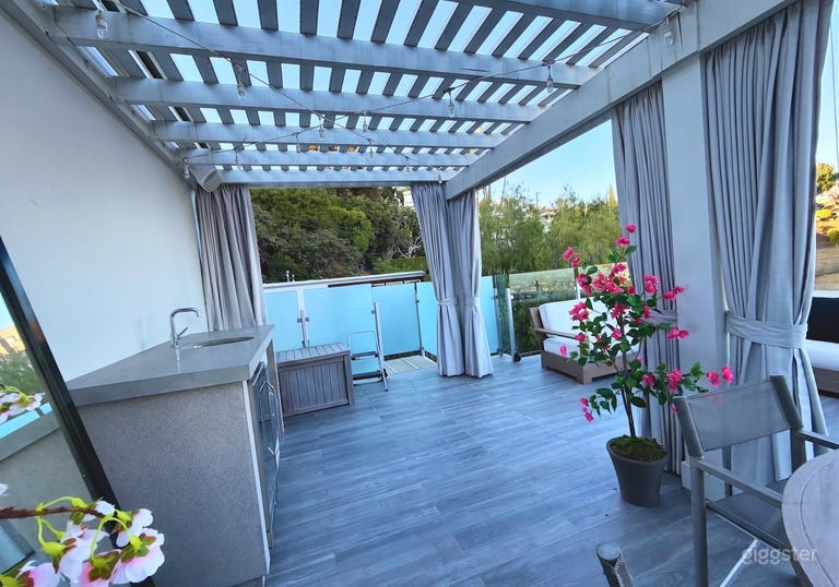  $3.5M Lux Bird St Home Panoramic View, HotTub, Putting Green 