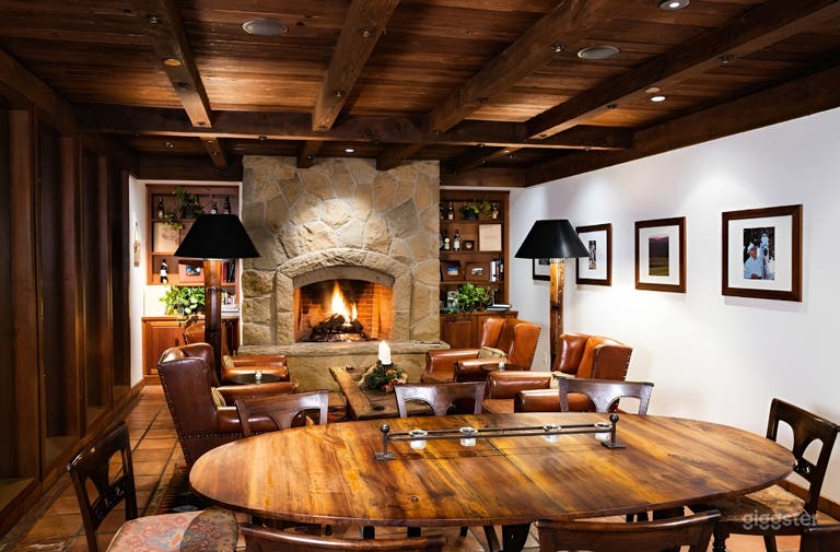  Rustic Club Lounge 