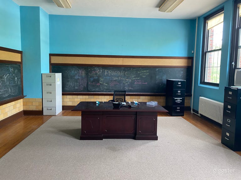  Spacious & Beautiful 1930's School Building  