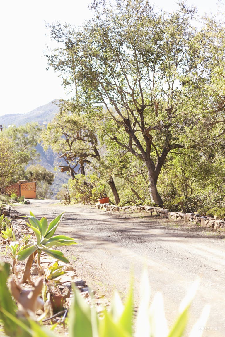  Rancho de Caballos en Malibu con Vistas Épicas 