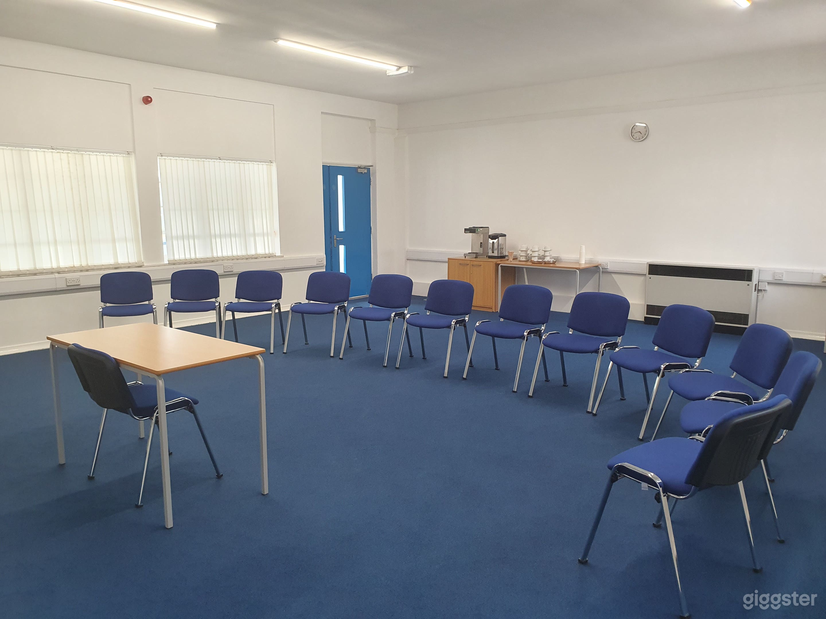 Dickens Room Photo 1