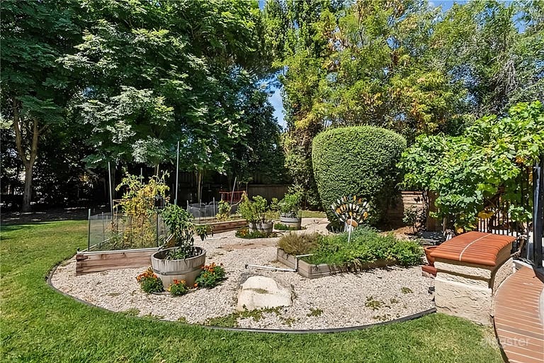  Garden Estate Backyard 