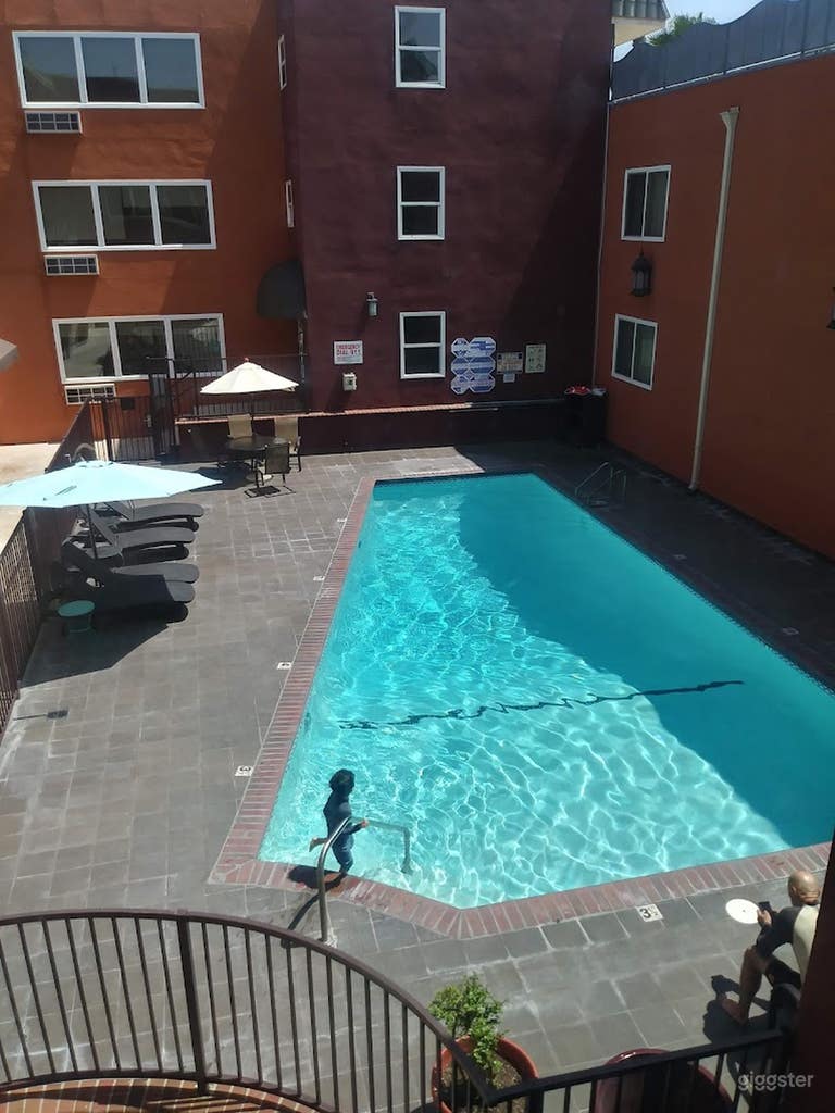  Outdoor Pool in Downtown LA 