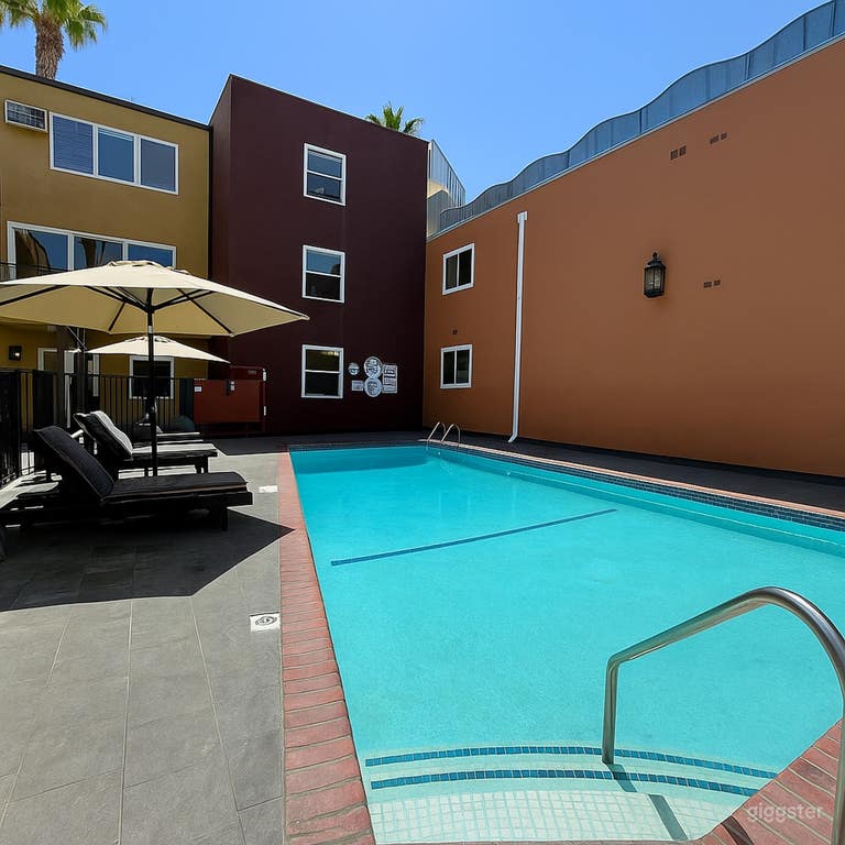  Outdoor Pool in Downtown LA 
