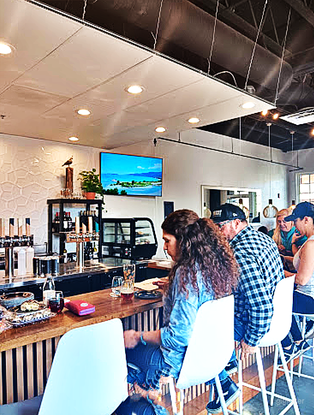  Bright Main Bar Room 