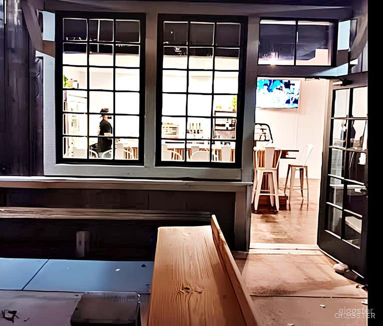  Bright Main Bar Room 