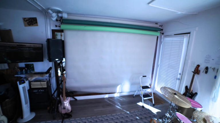  Cute Music Rehearsal Studio with Photo Backdrops 