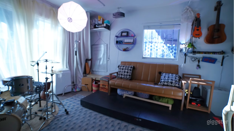  Cute Music Rehearsal Studio with Photo Backdrops 