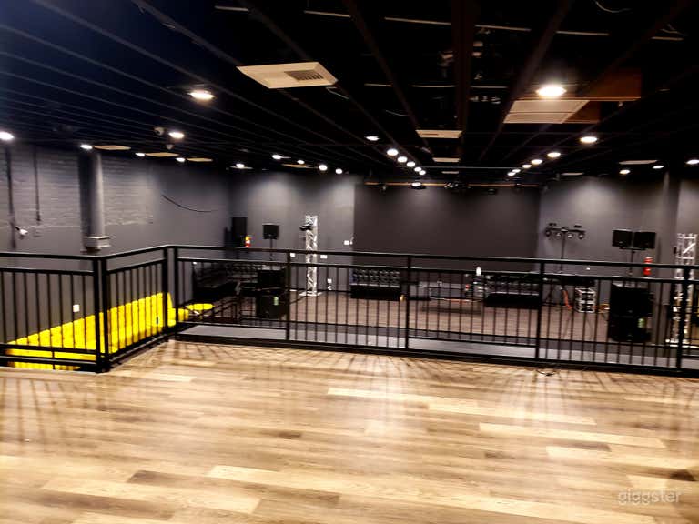  Entertainment Center | Event Venue | Lounge & Nightclub 