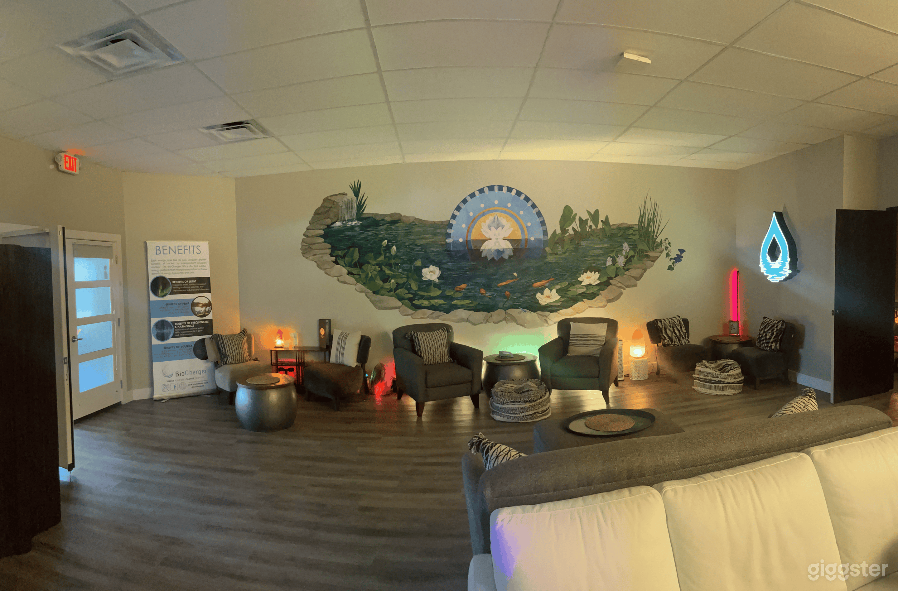 A Calm and Creative Workspace Designed for Floating Gateways Photo 1