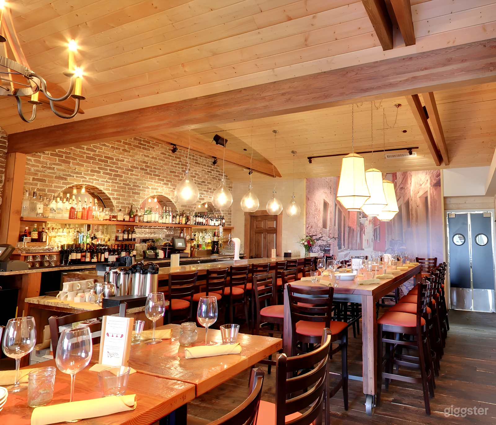 Rustic Bar Lounge Photo 3