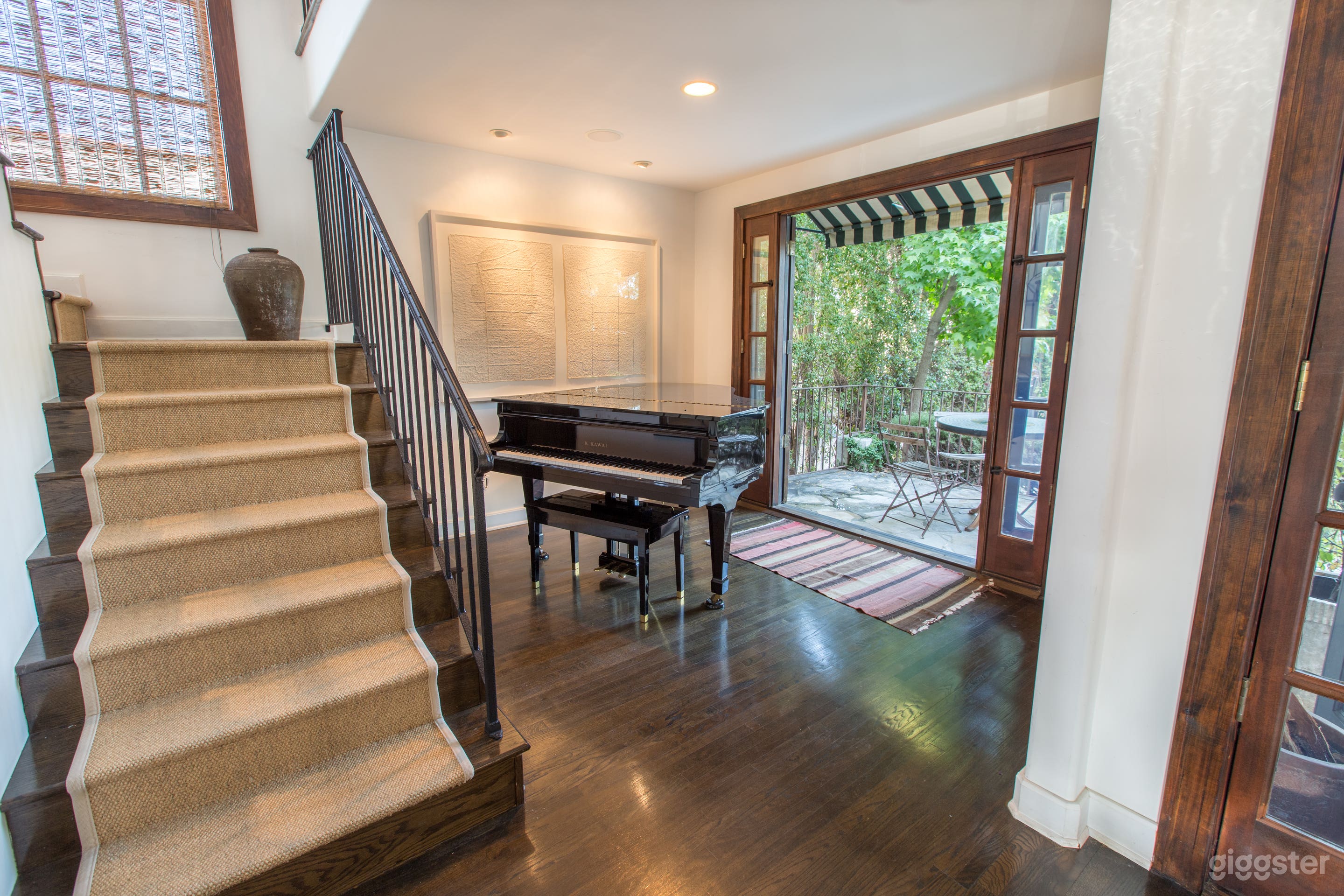 Tranquil outdoor space and Mediterranean home Photo 4