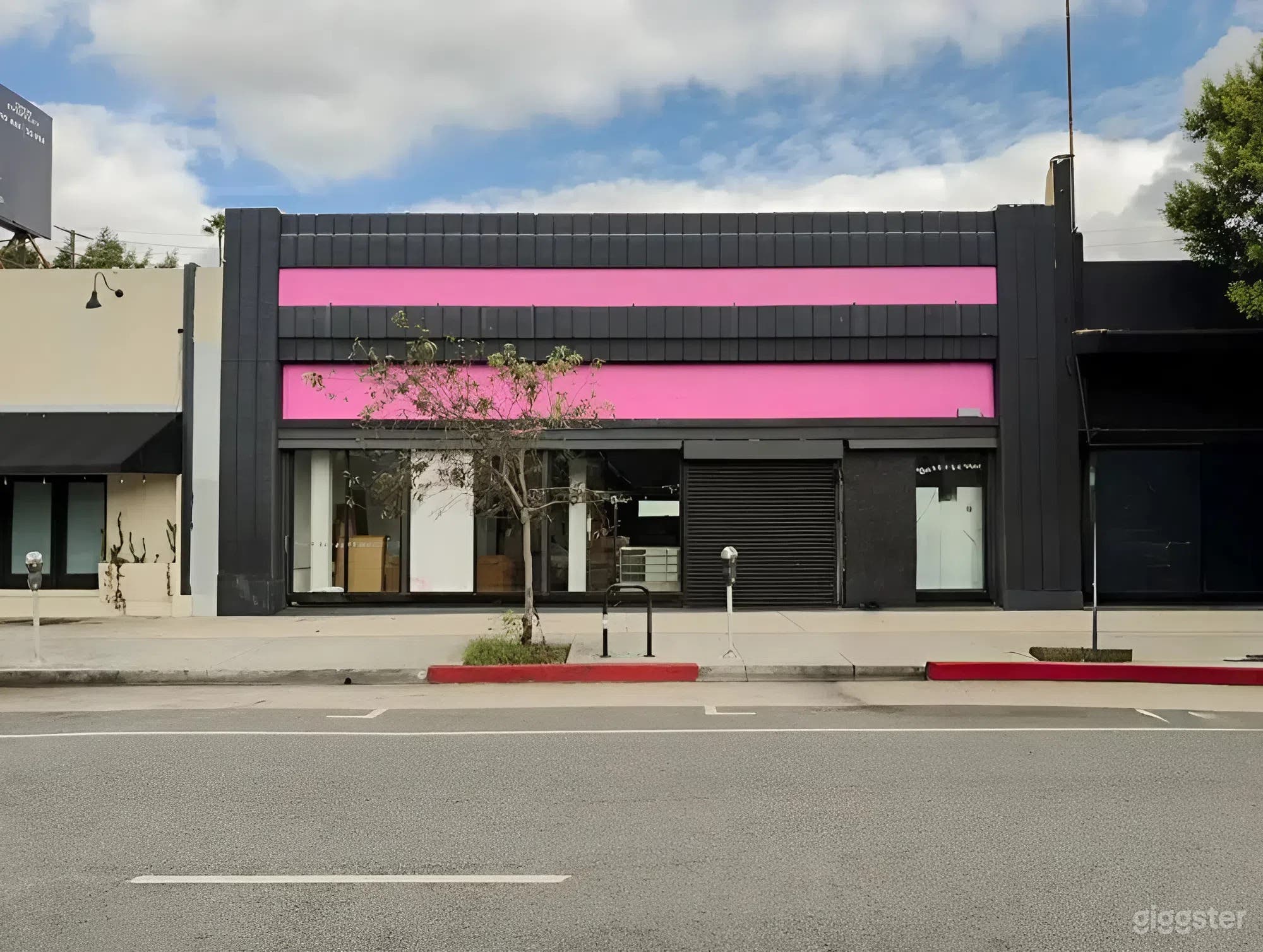 Retail Space Perfect for Pop-Ups, Film, & Creative Projects Photo 1