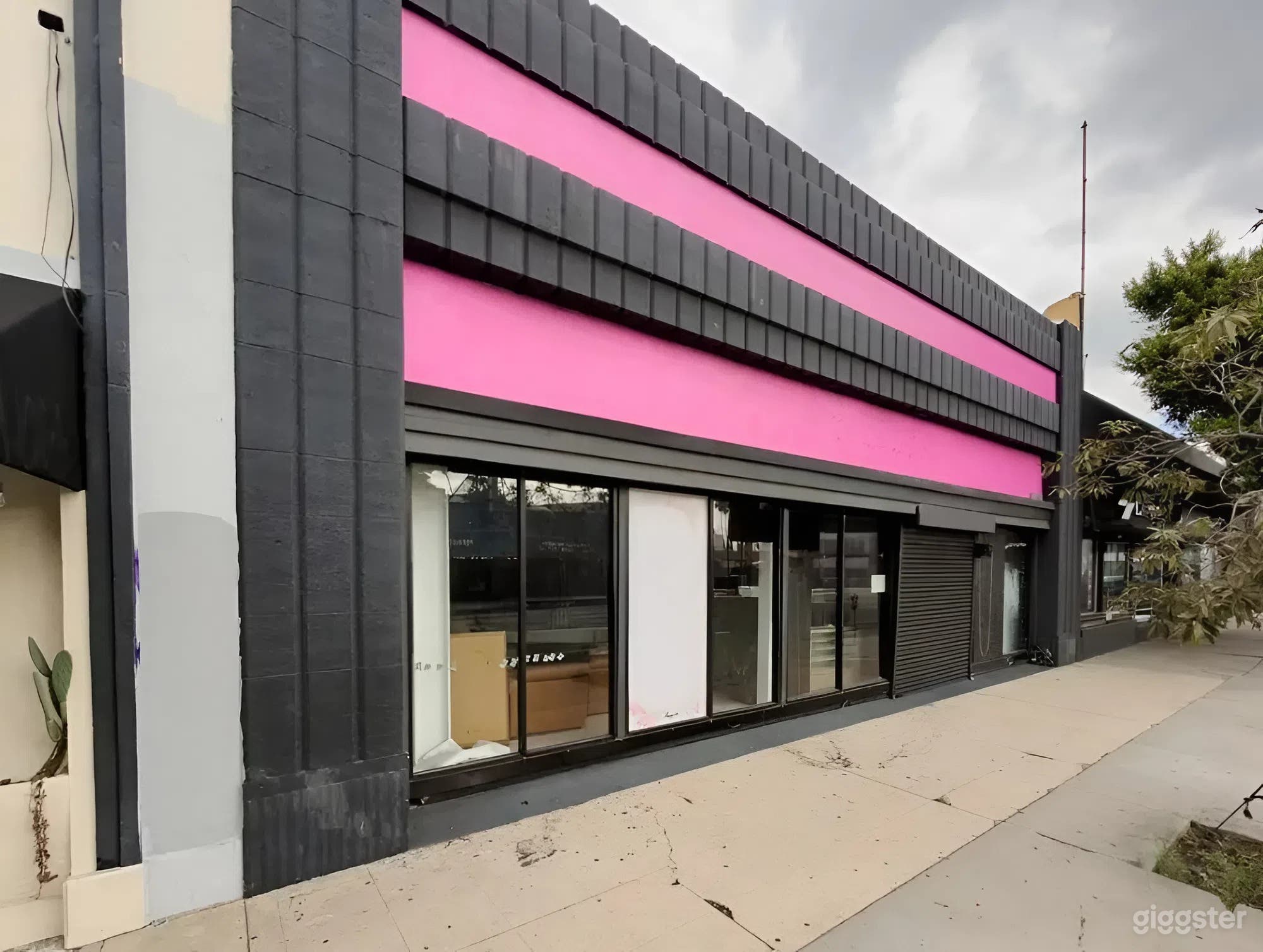 Retail Space Perfect for Pop-Ups, Film, & Creative Projects Photo 2