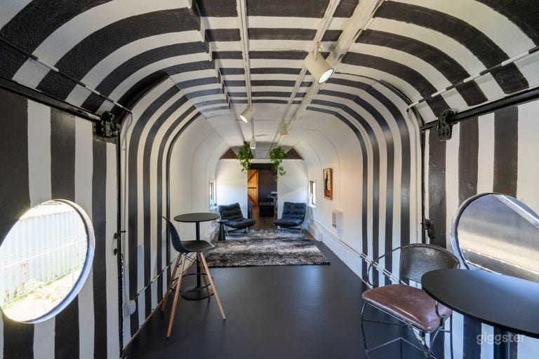  Salón en Vagón de Equipaje Vintage Renovado 