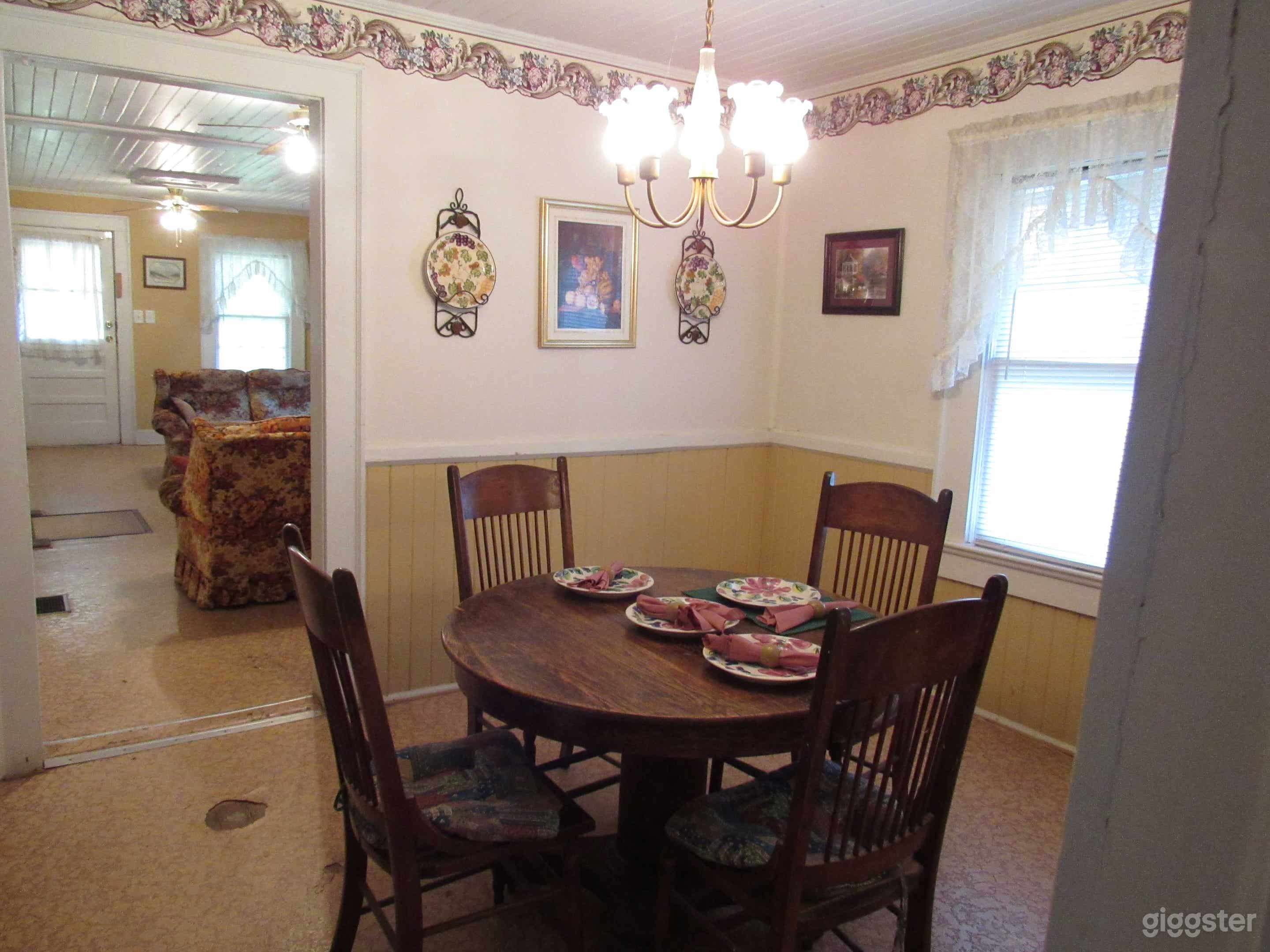 Historic Downtown Hampton House Photo 4